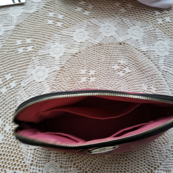 Coach Harley Valentine Heart makeup bag - Picture 10 of 12